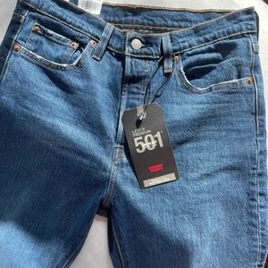Levi’s Women’s Premium Skinny Fit 501 Jeans NWT, medium wash